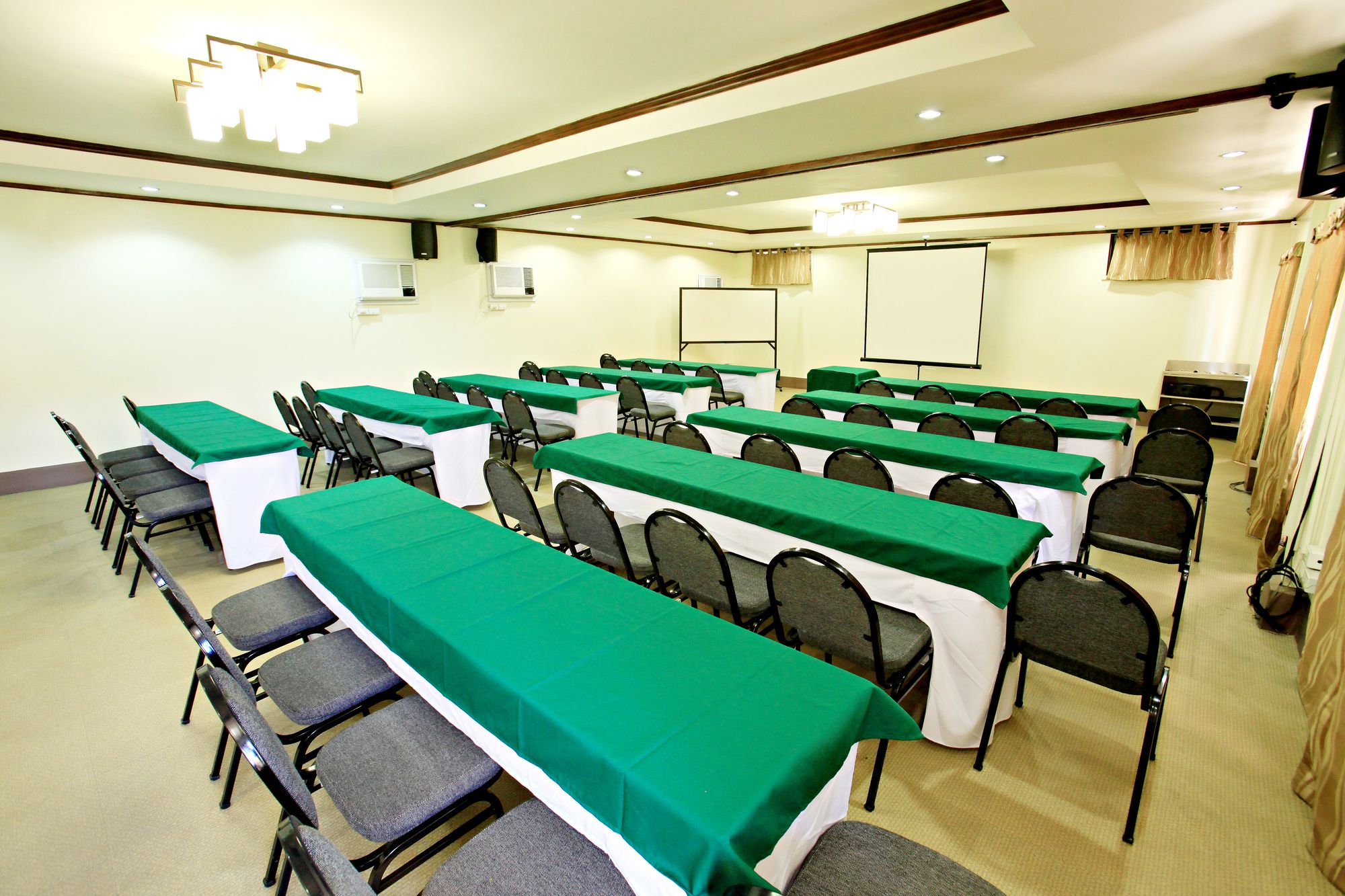 Hotel Tropika
