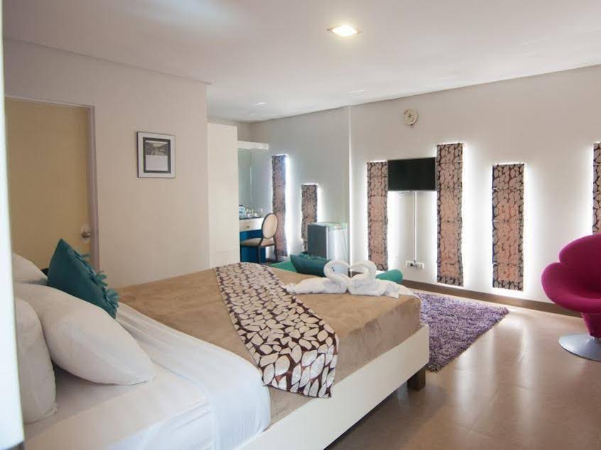 Avenue One Hotel