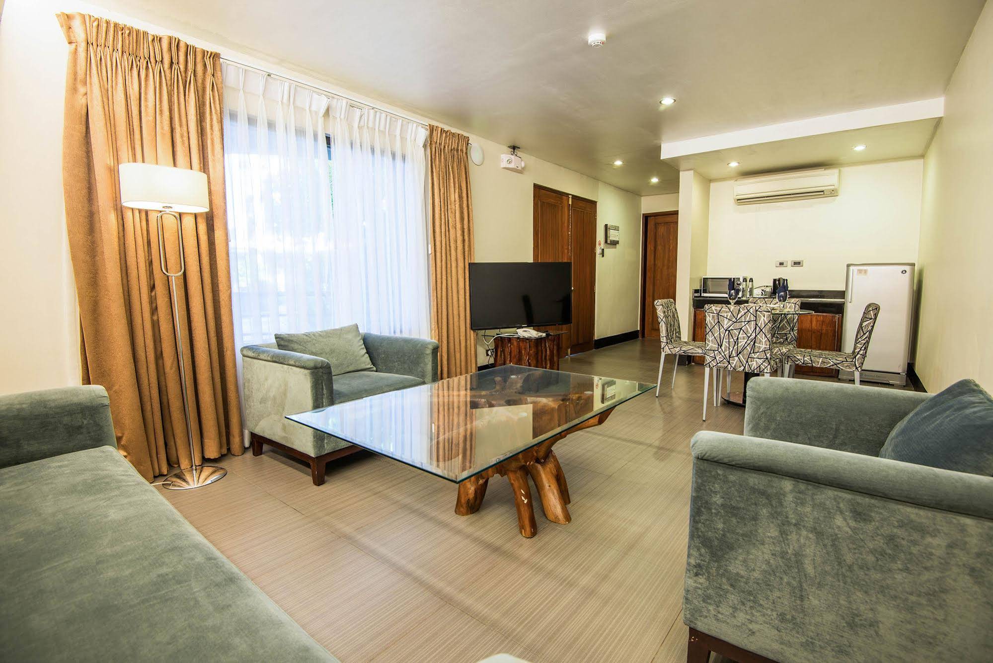 Ariana Hotel