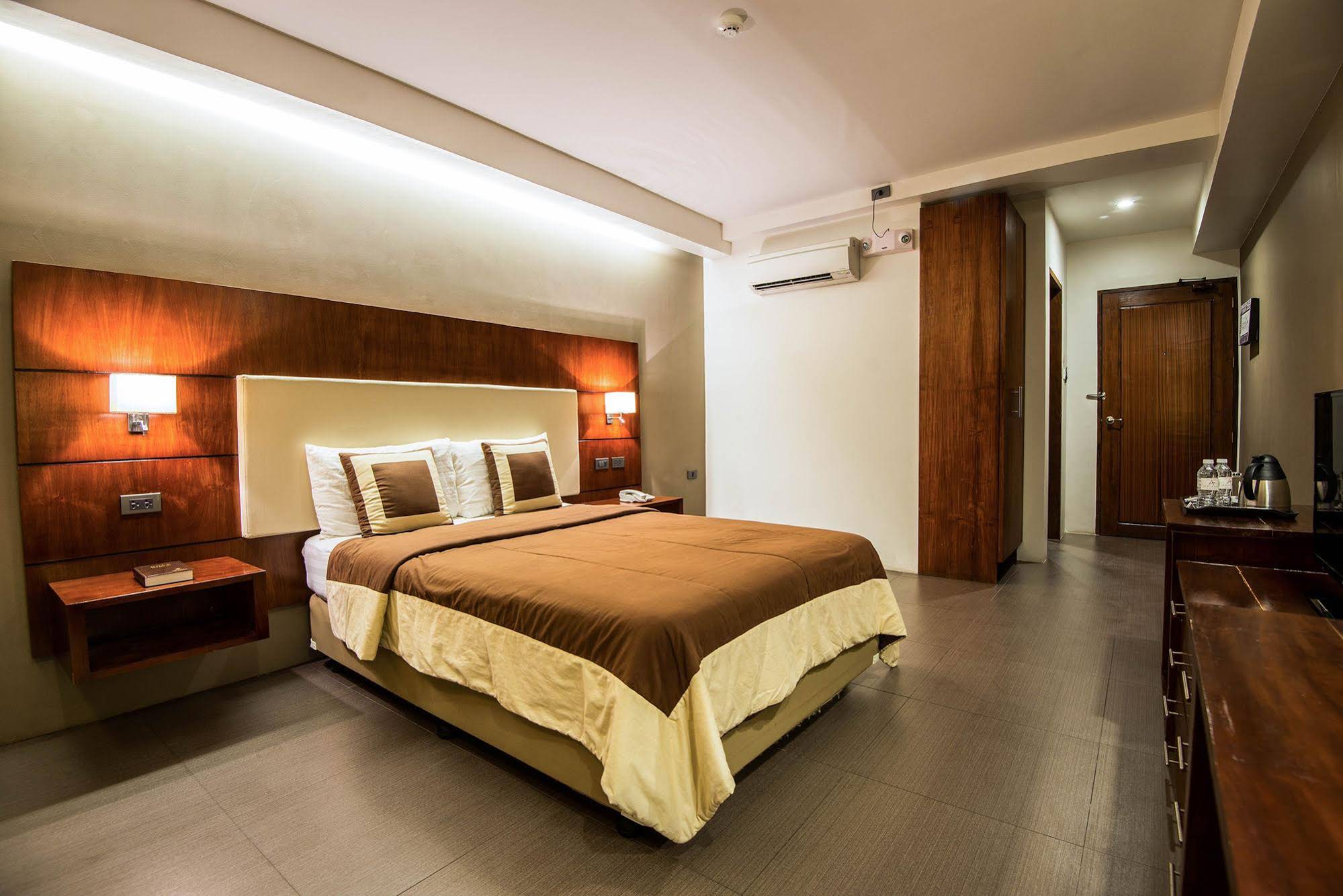 Ariana Hotel