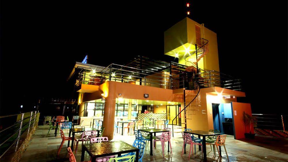 C & L Sea View Hotel