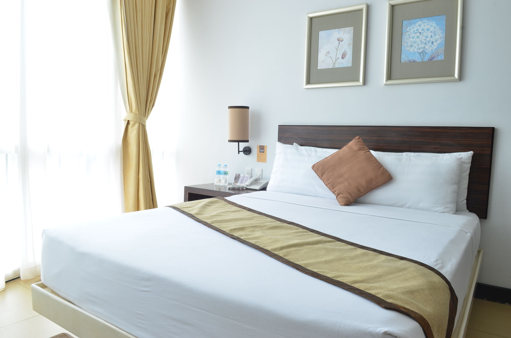 D'Hotel & Suites