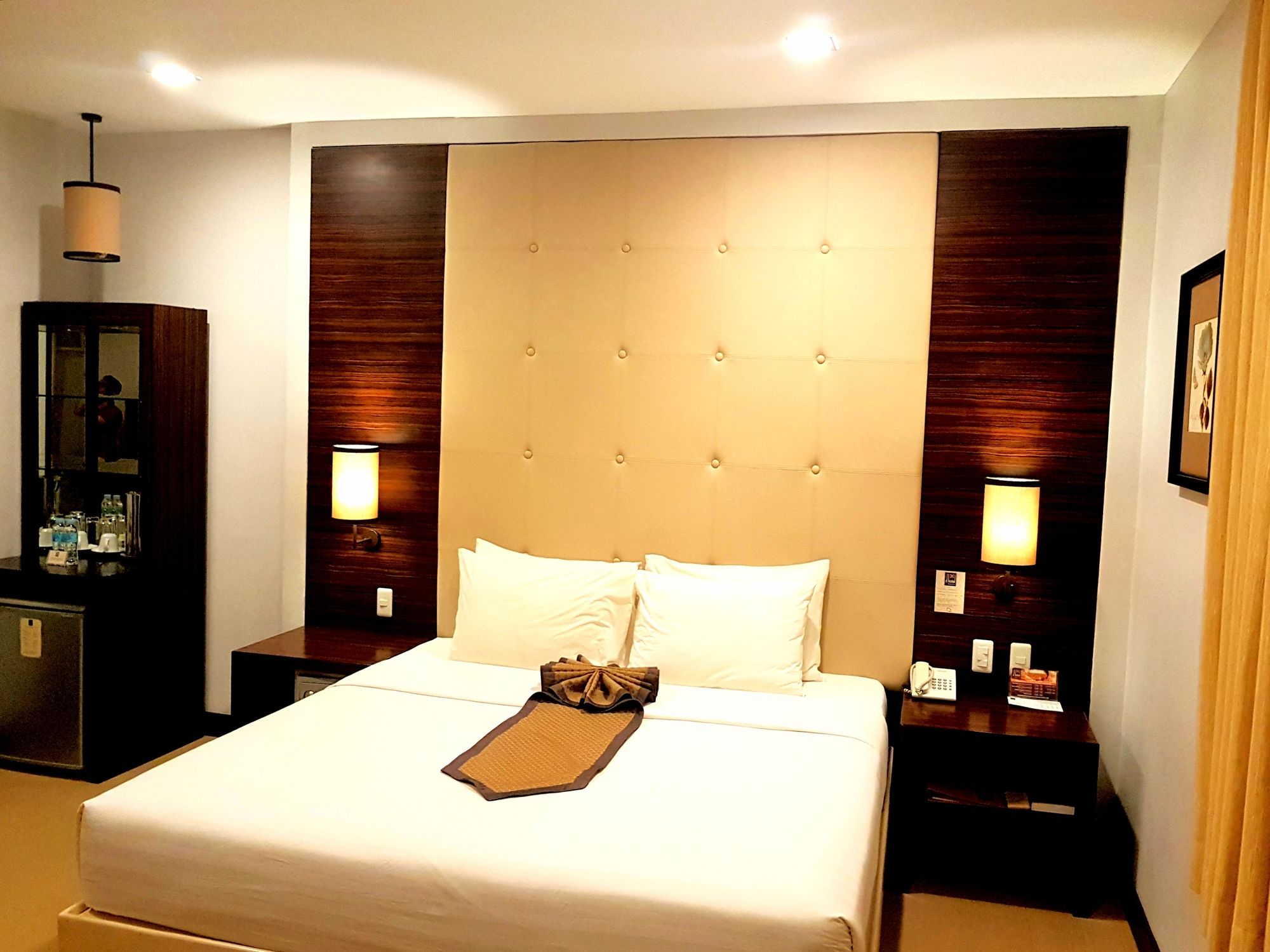 D'Hotel & Suites