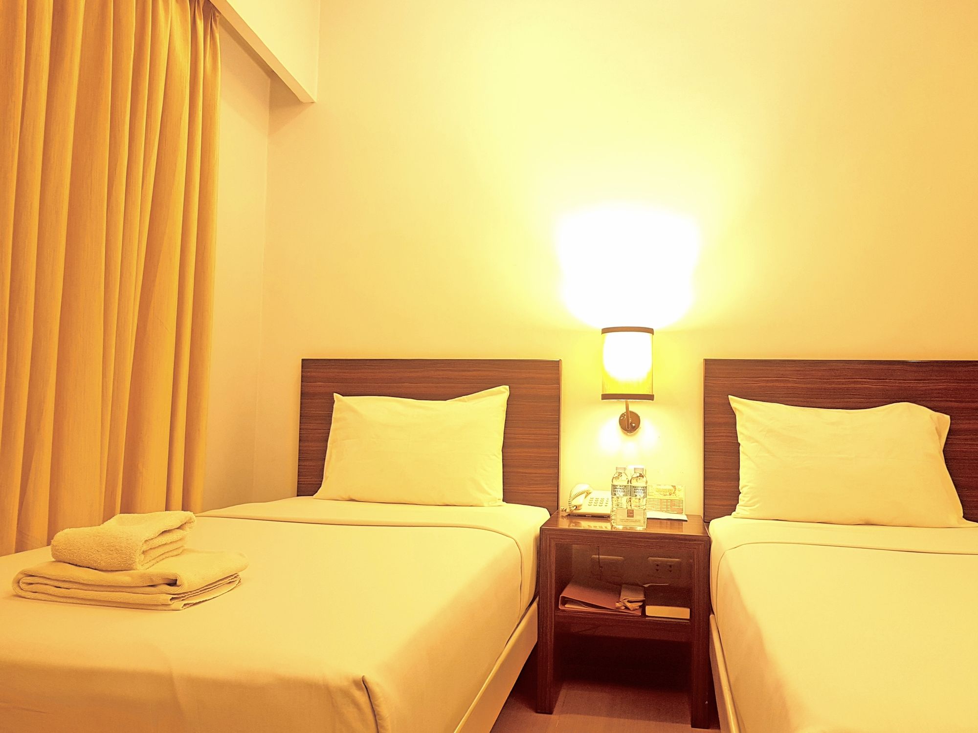 D'Hotel & Suites
