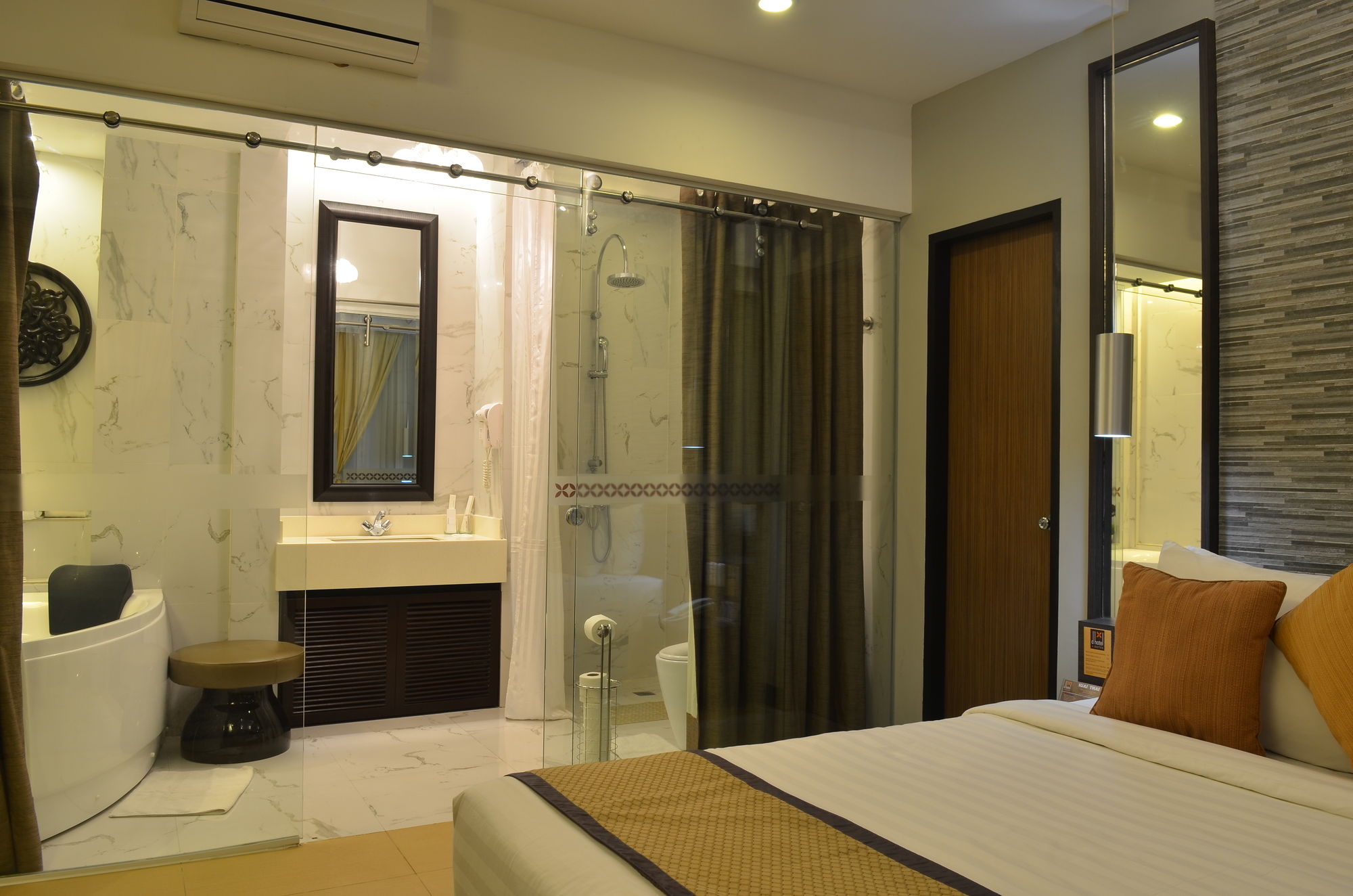 D'Hotel & Suites