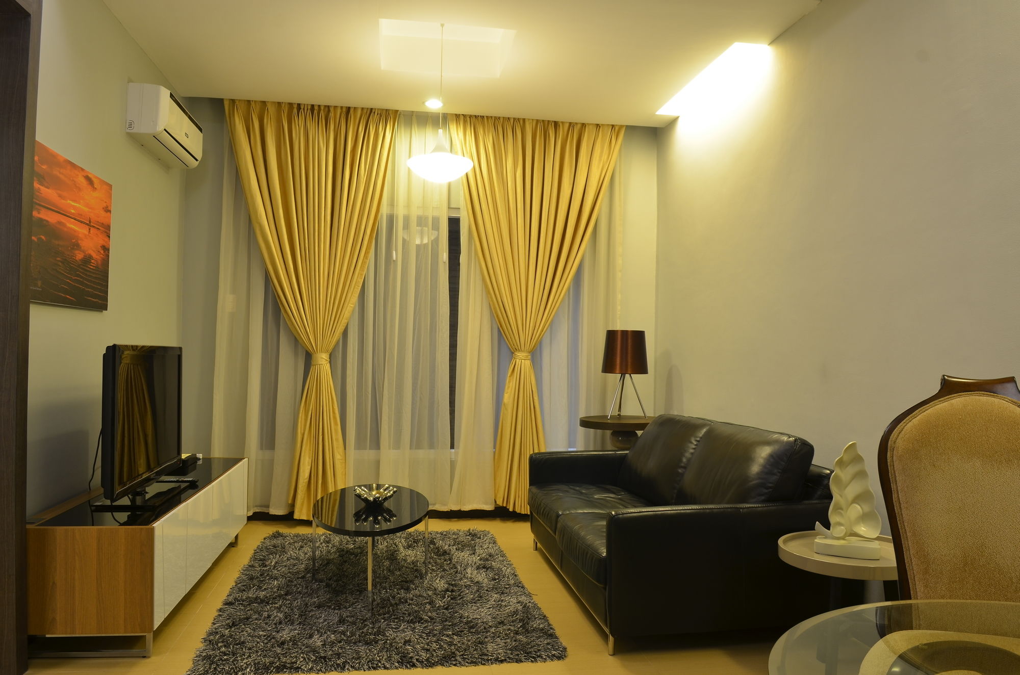 D'Hotel & Suites