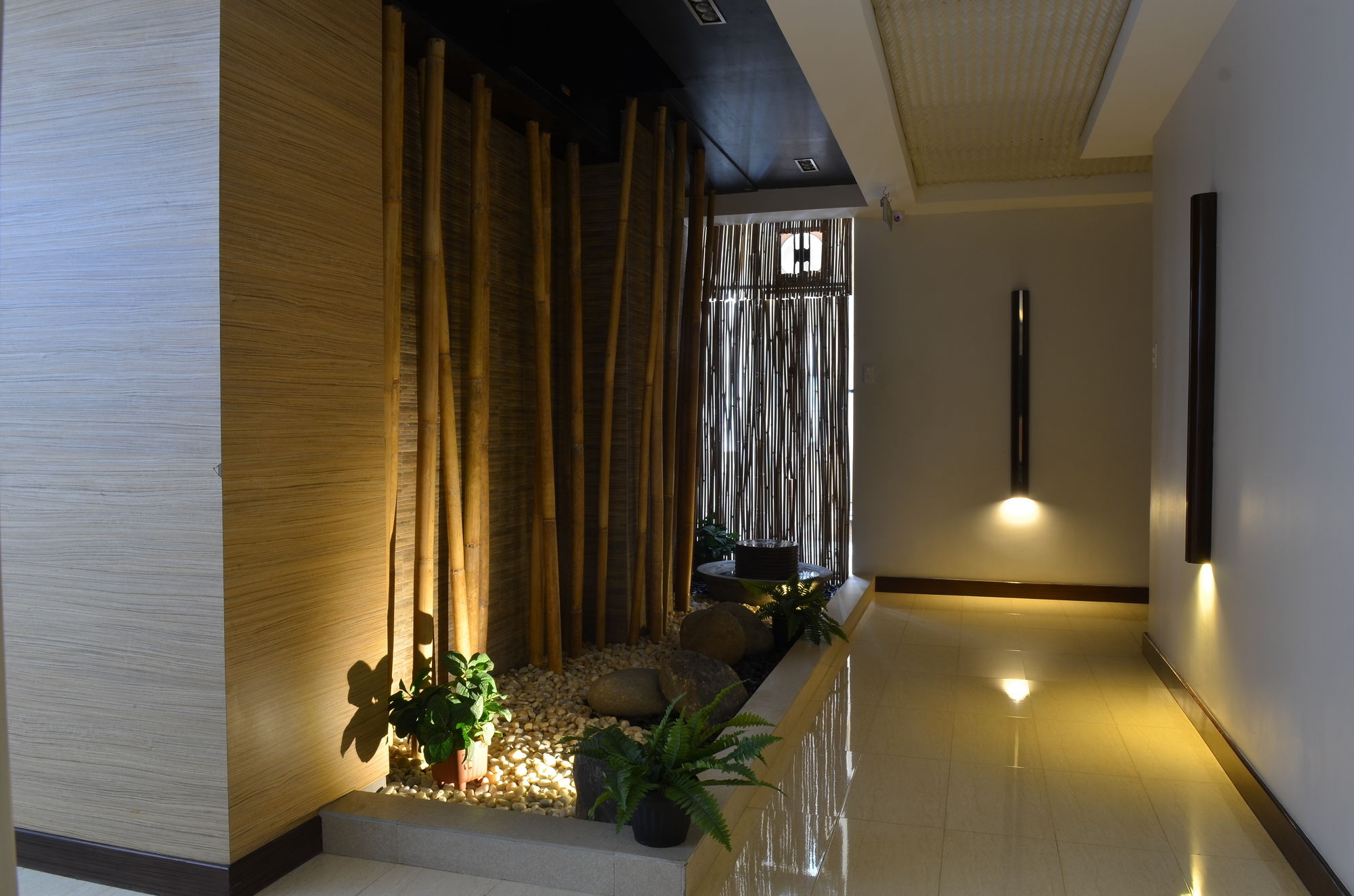 D'Hotel & Suites