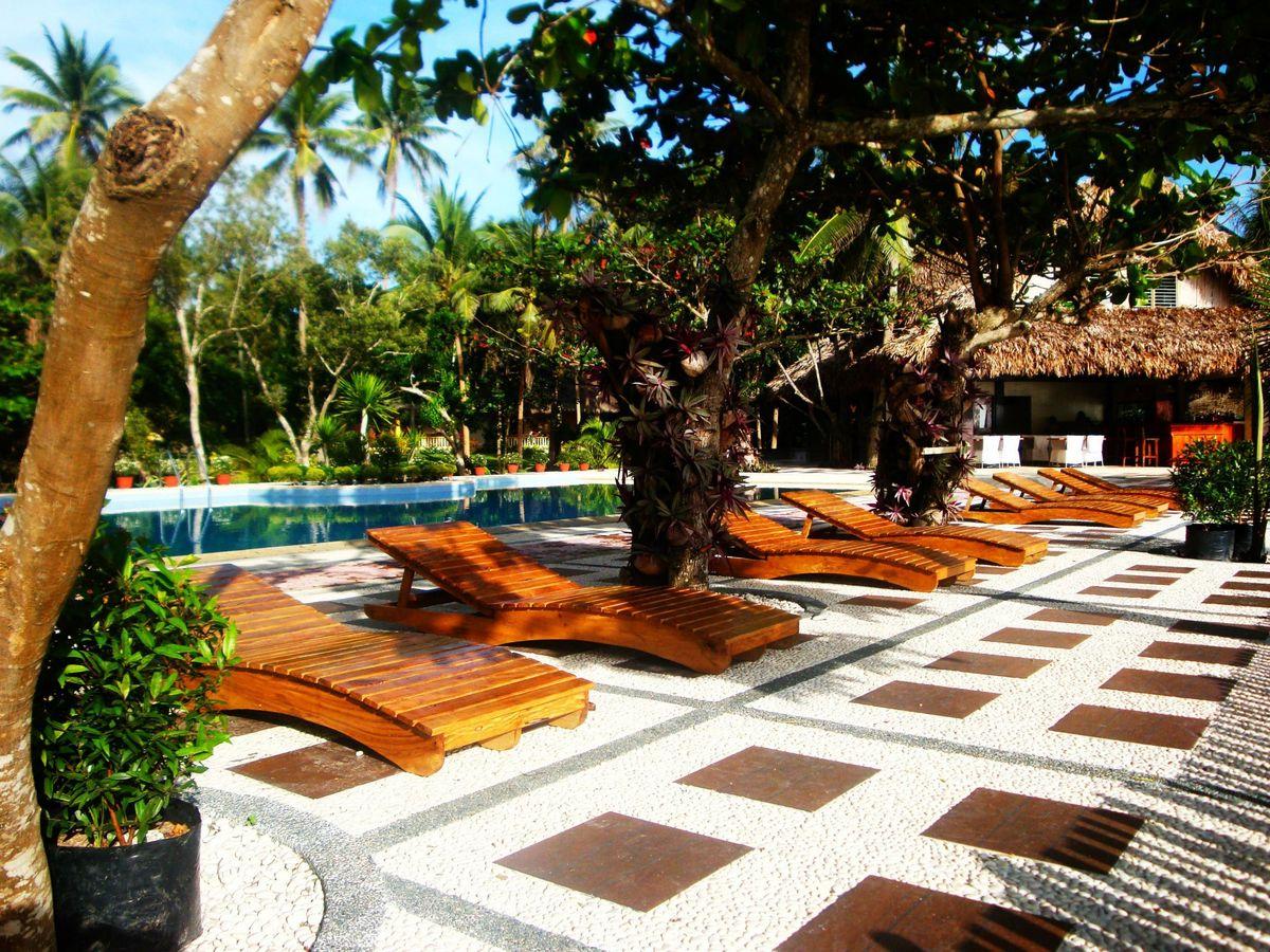 Vitton and Woodland Beach Resorts
