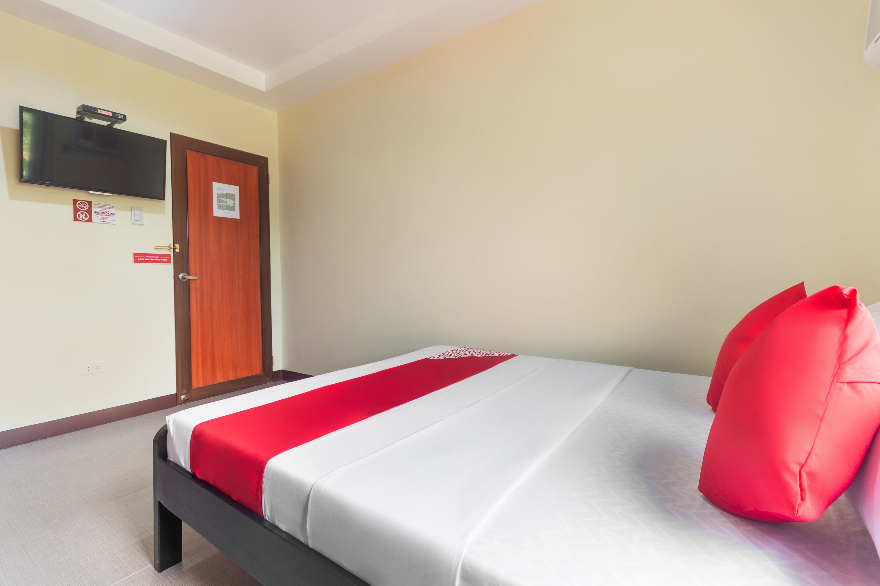 Blue Horizon Hostel by OYO Rooms