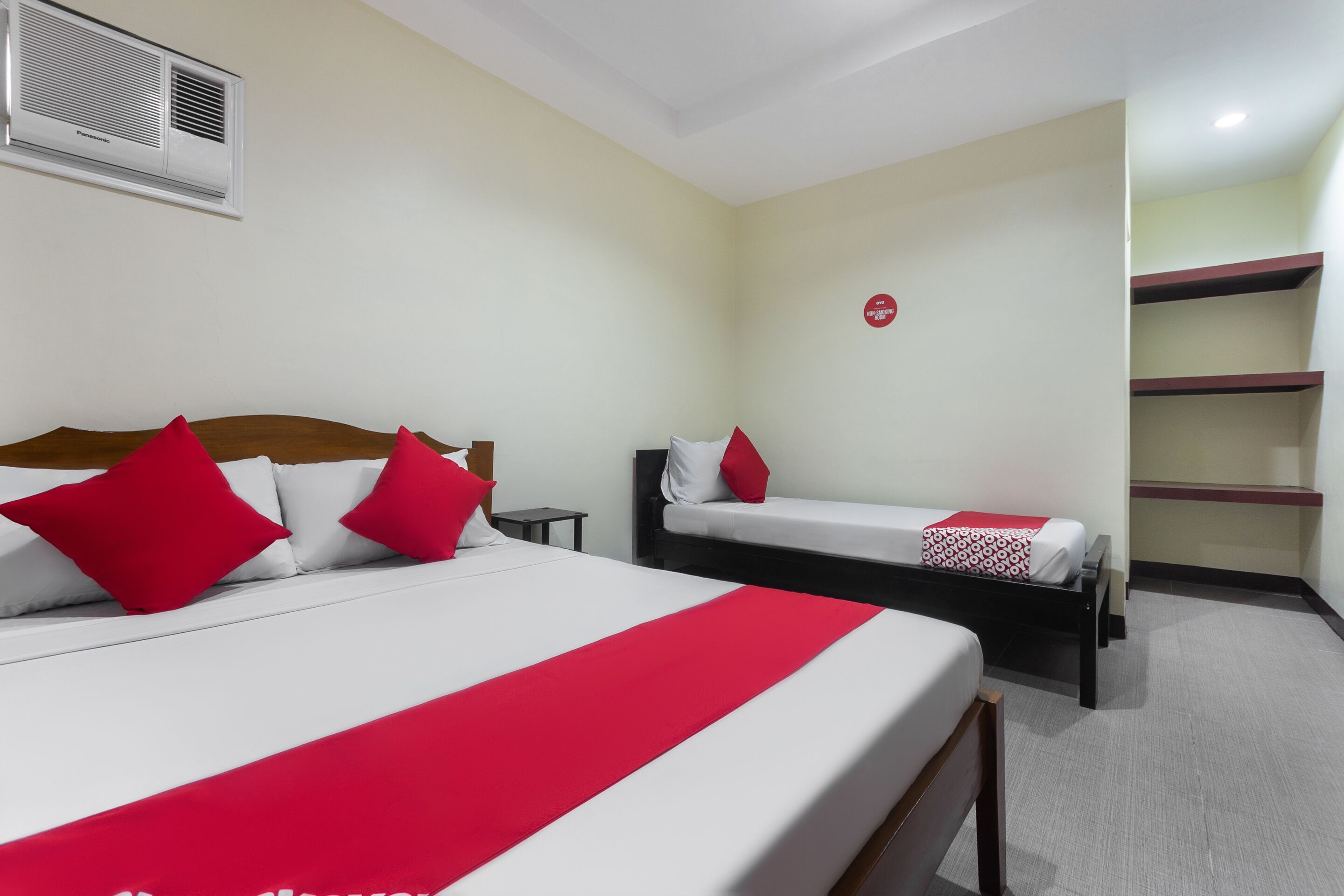 Blue Horizon Hostel by OYO Rooms