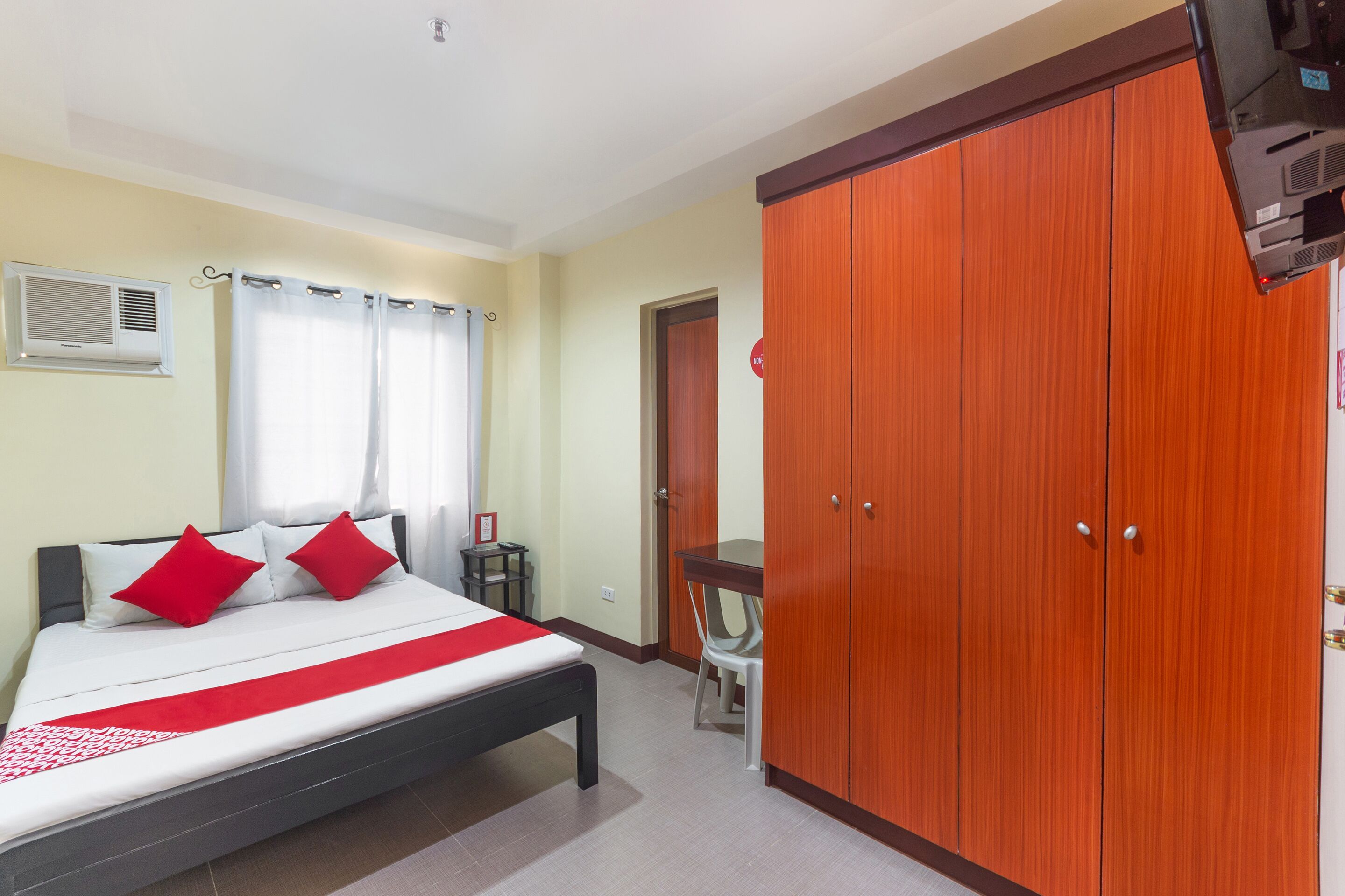 Blue Horizon Hostel by OYO Rooms