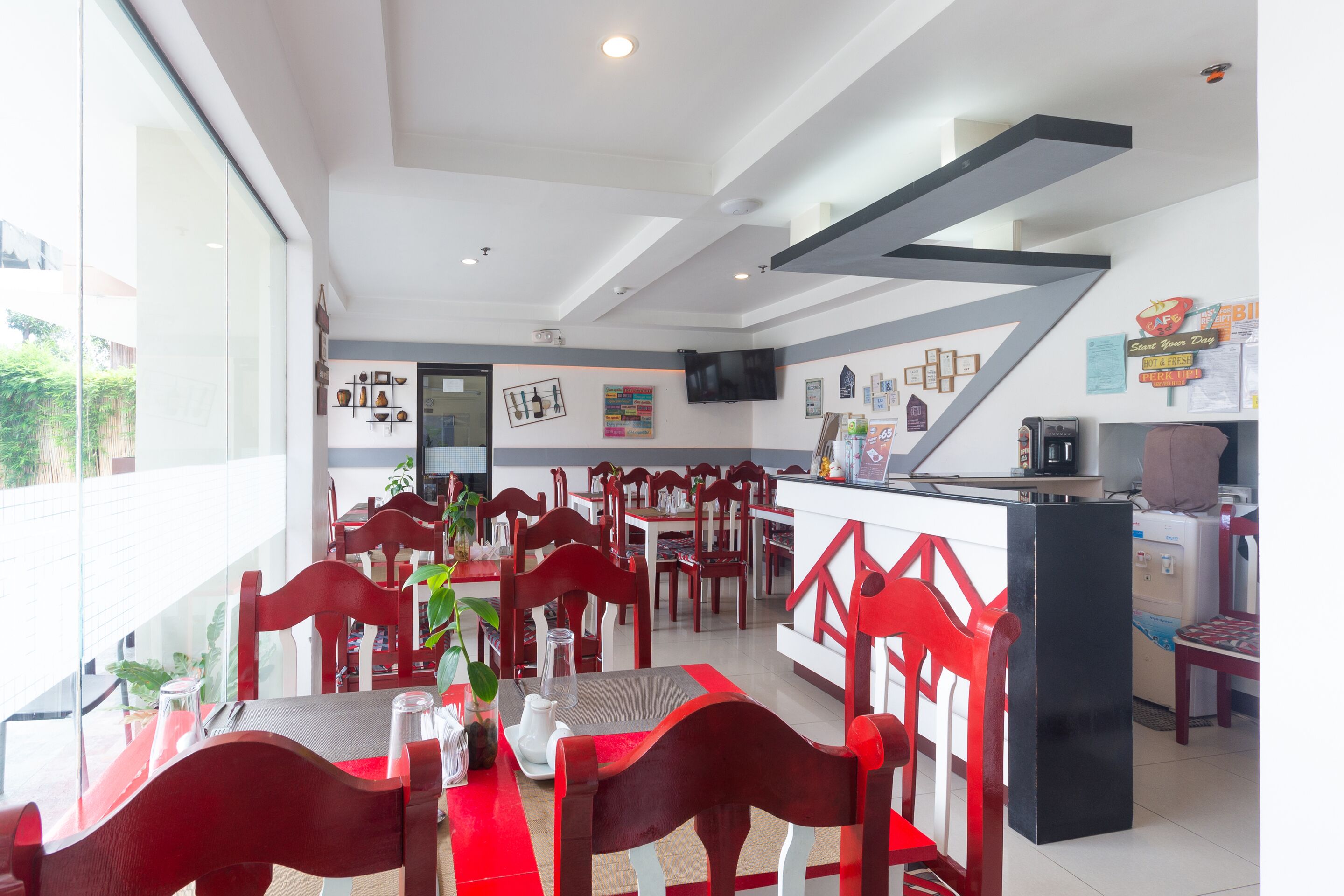 Blue Horizon Hostel by OYO Rooms