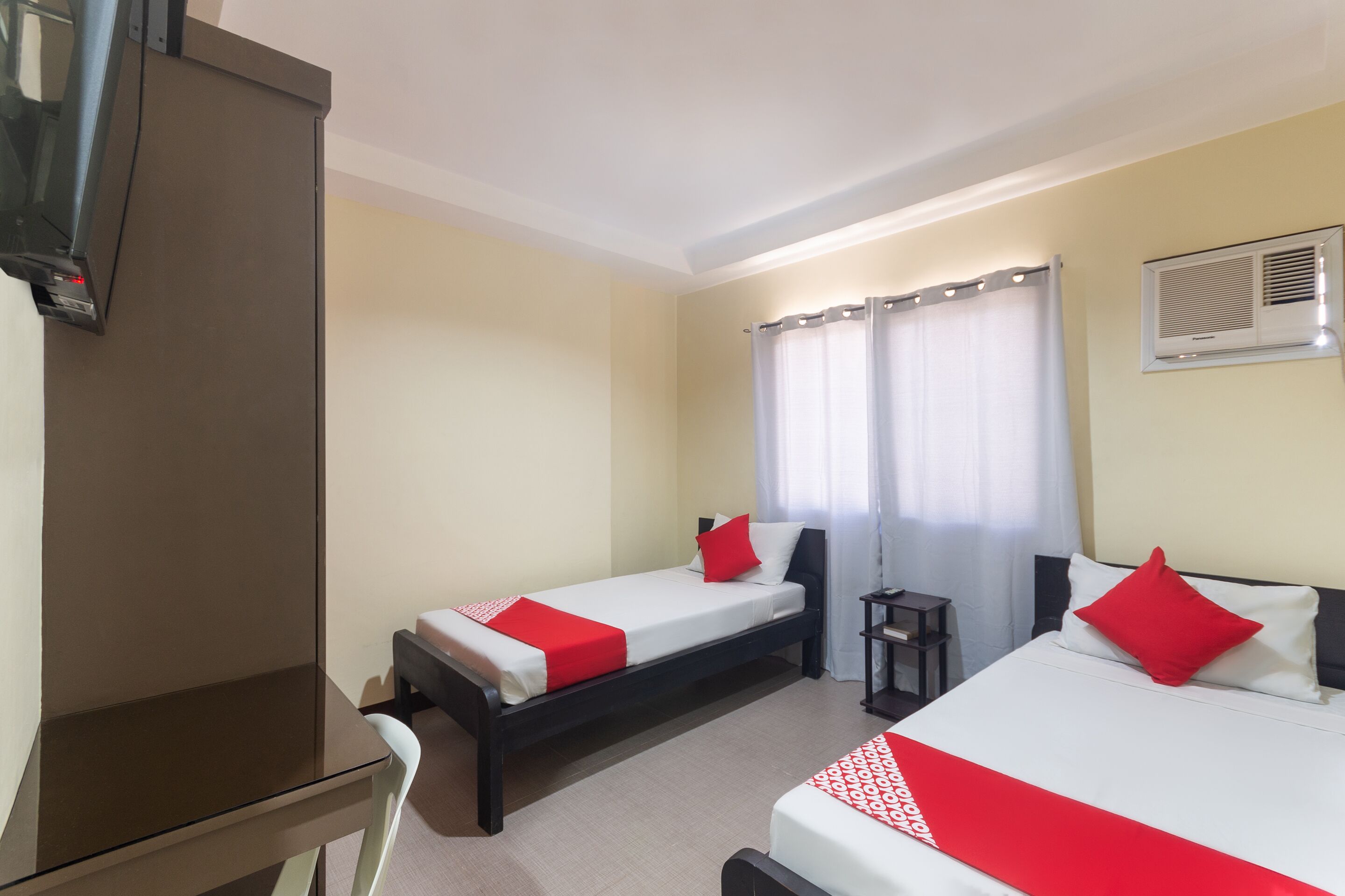 Blue Horizon Hostel by OYO Rooms