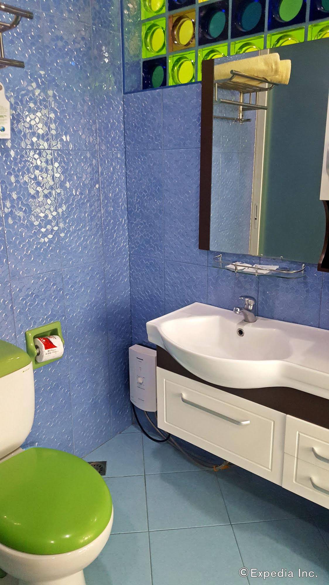 C & L Suites Inn