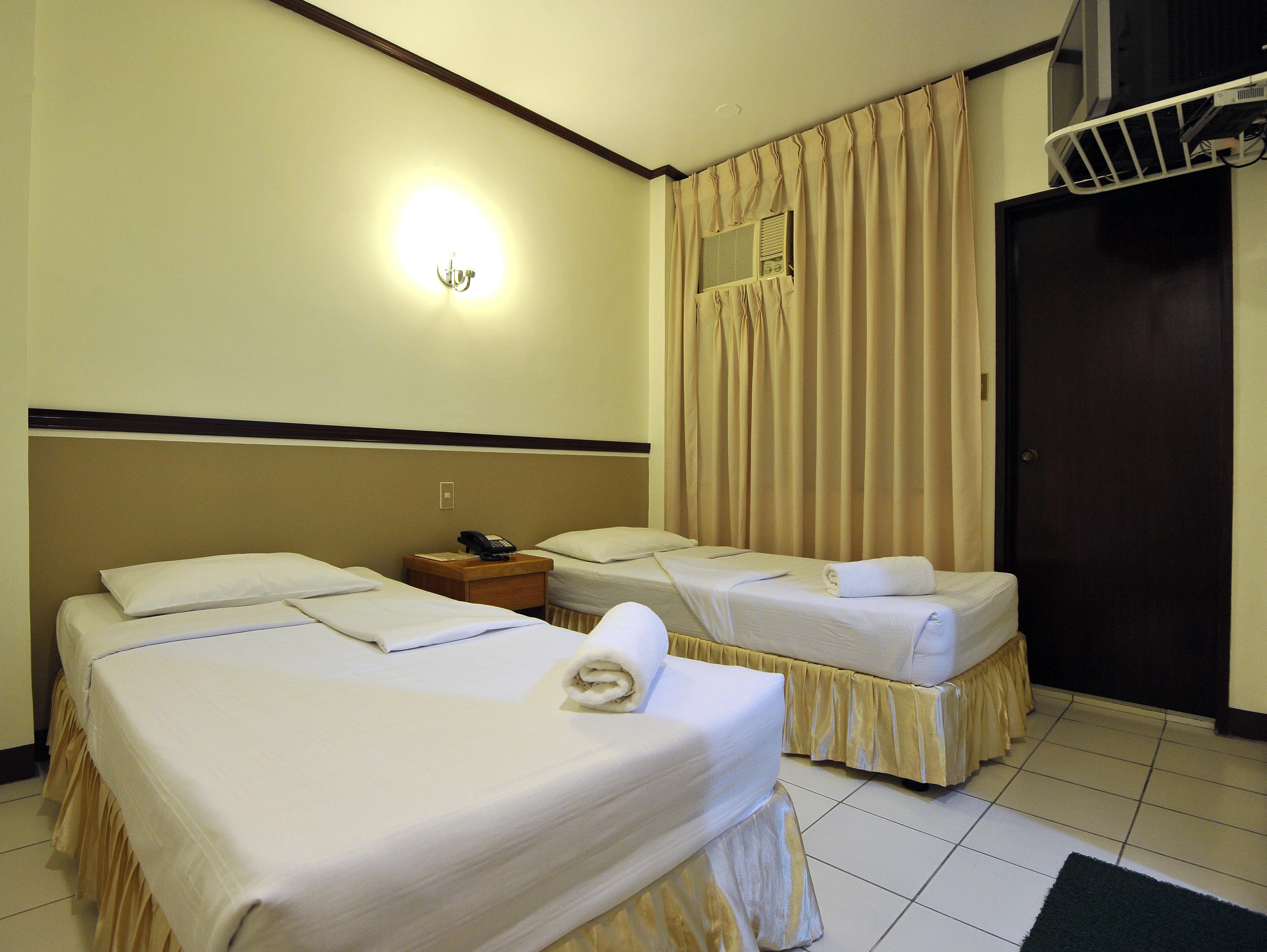 Dumaguete Royal Suite Inn