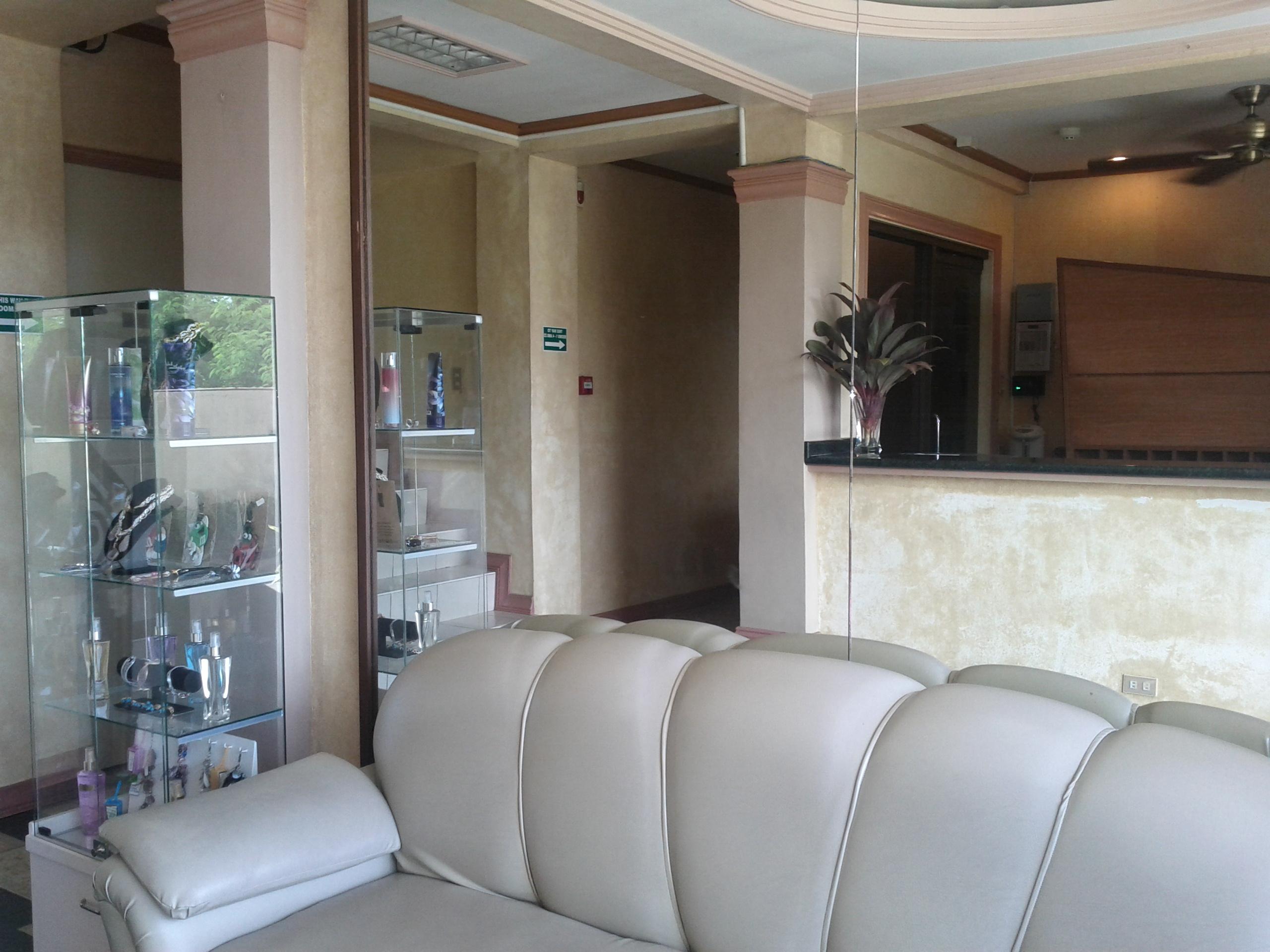 Dumaguete Royal Suite Inn