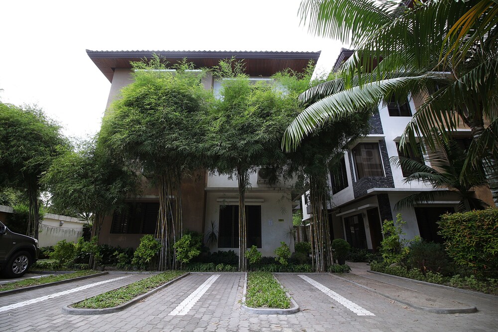 Hassaram Courtyard