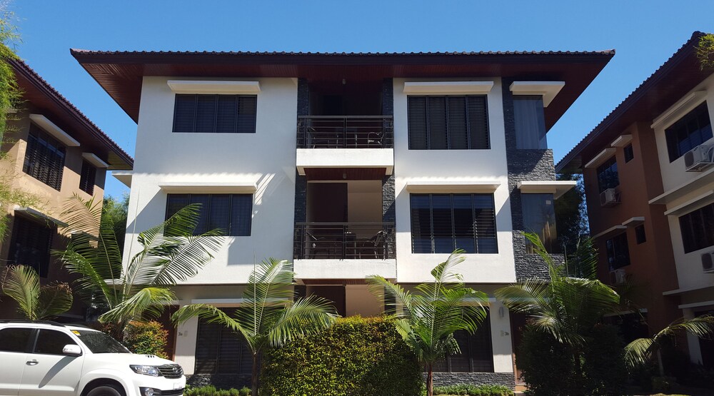 Hassaram Courtyard
