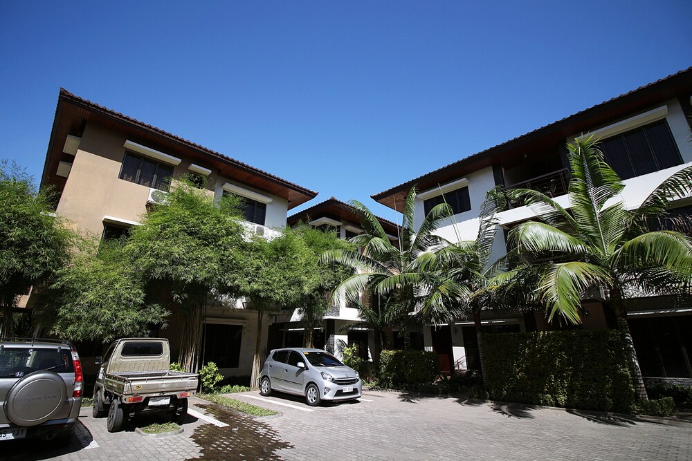 Hassaram Courtyard