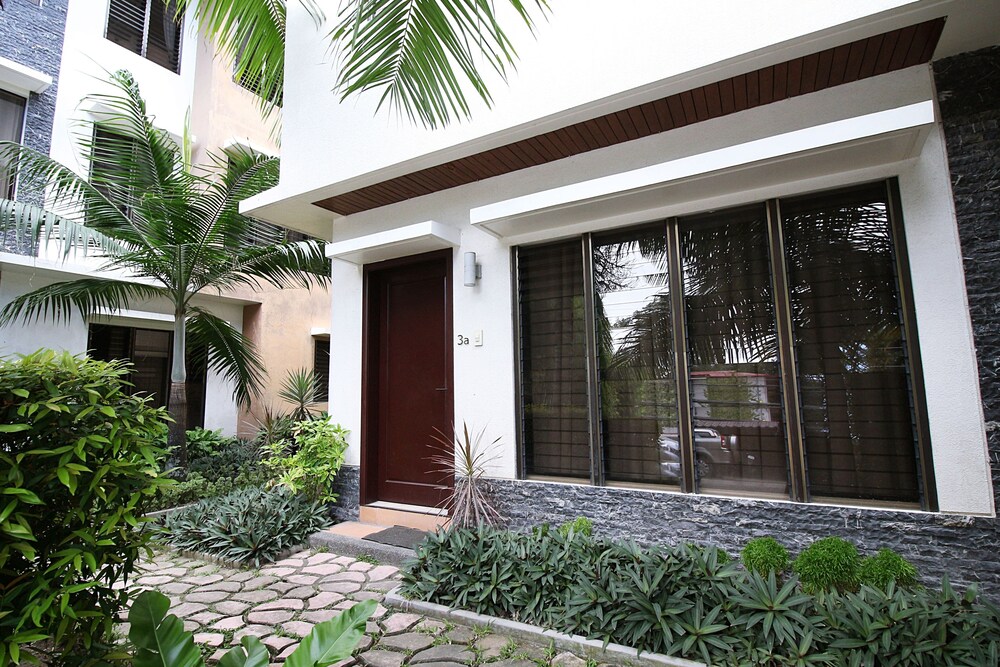 Hassaram Courtyard