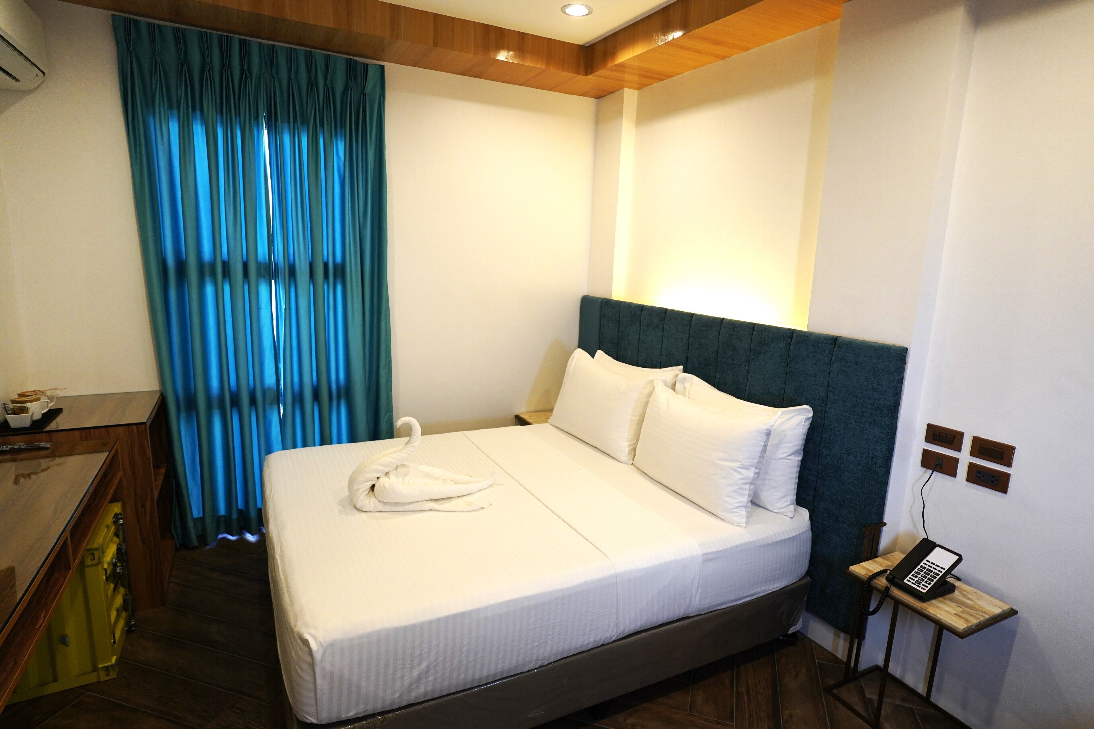 Lighthouse Point Hotel