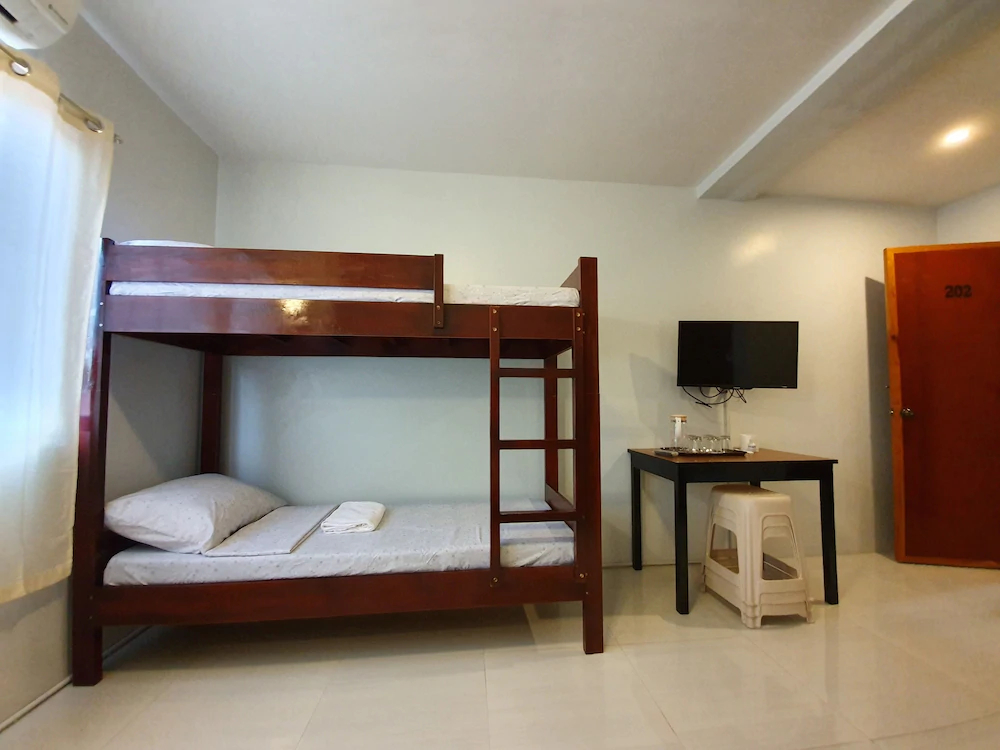 Lufian Dormitel Backpackers Inn