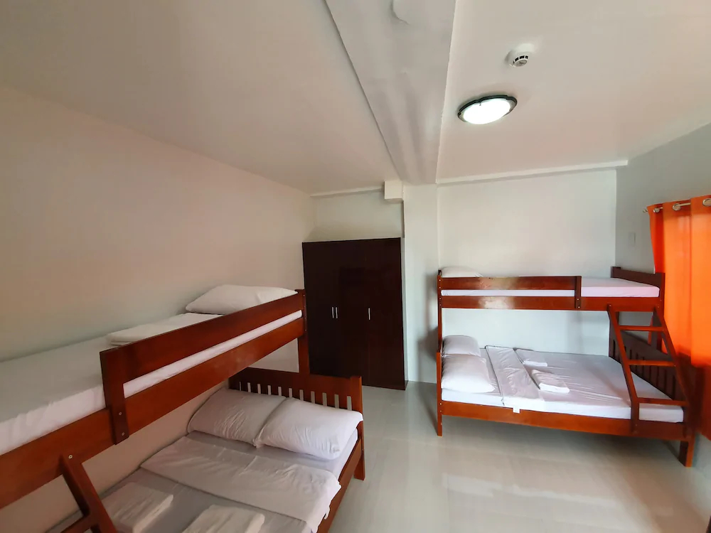Lufian Dormitel Backpackers Inn