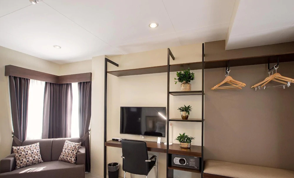 Rovira Suites