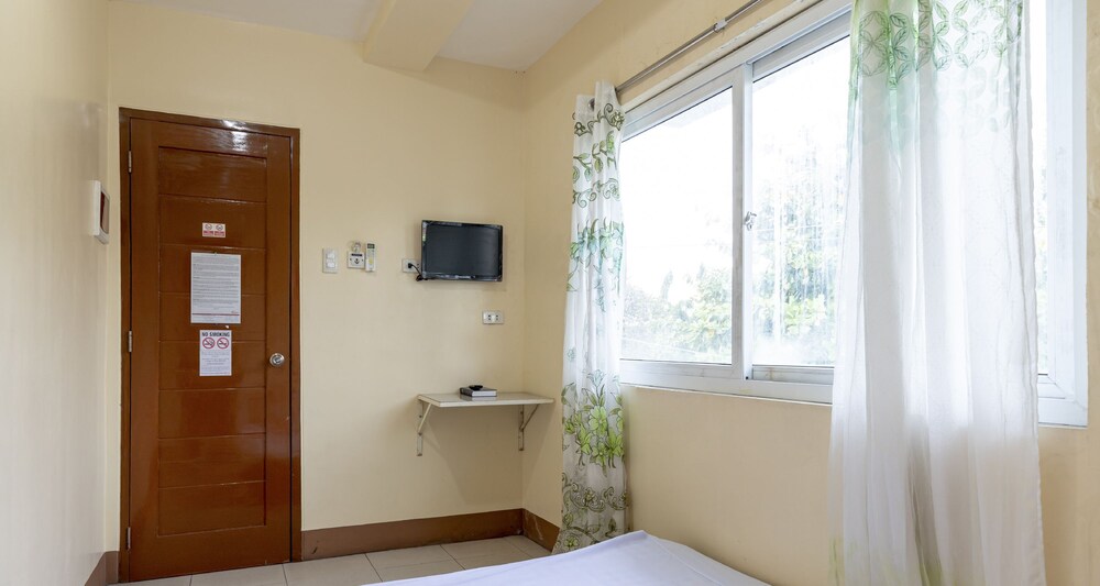 Traveller's Inn Dumaguete by ZEN Rooms
