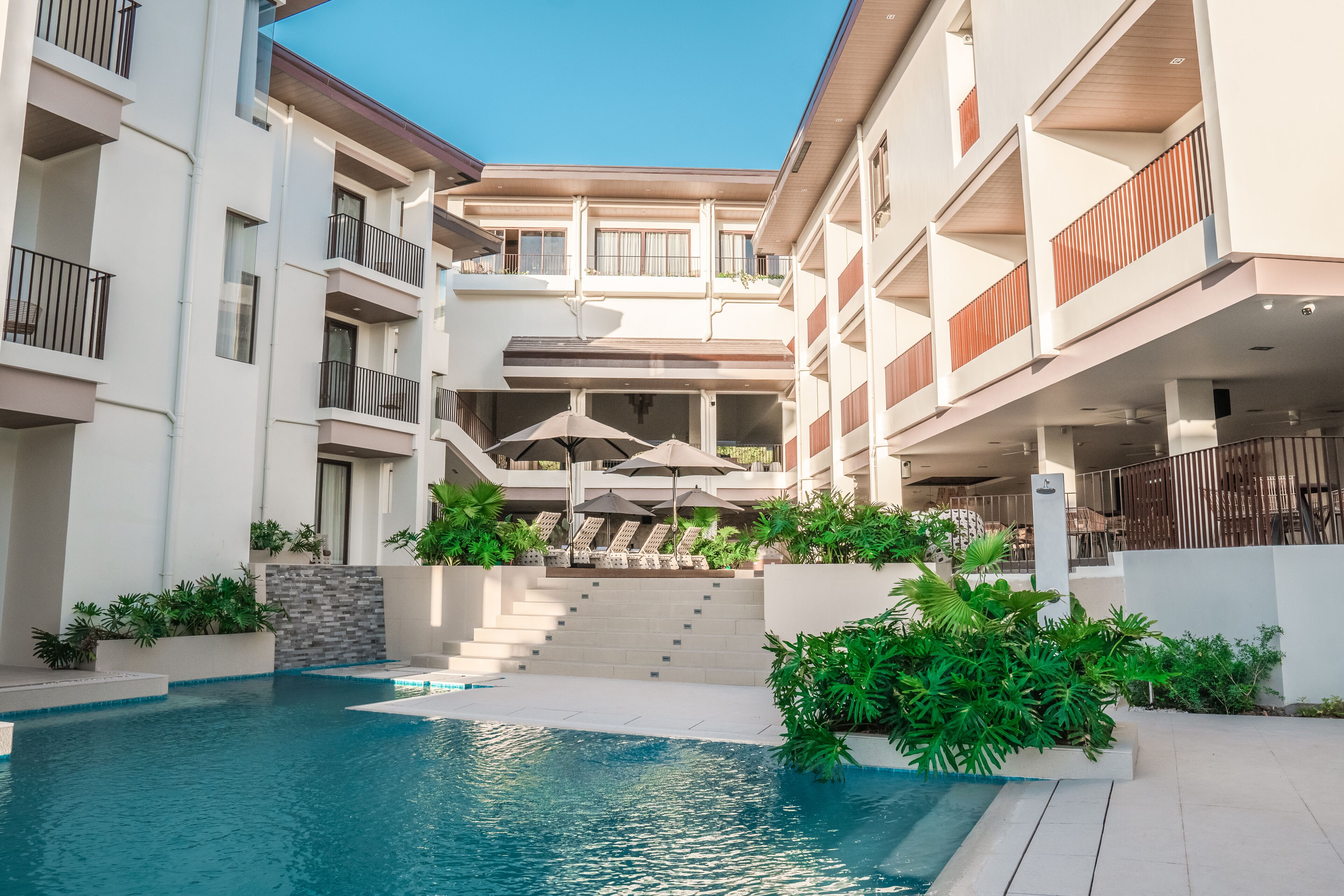 Charlie's El Nido