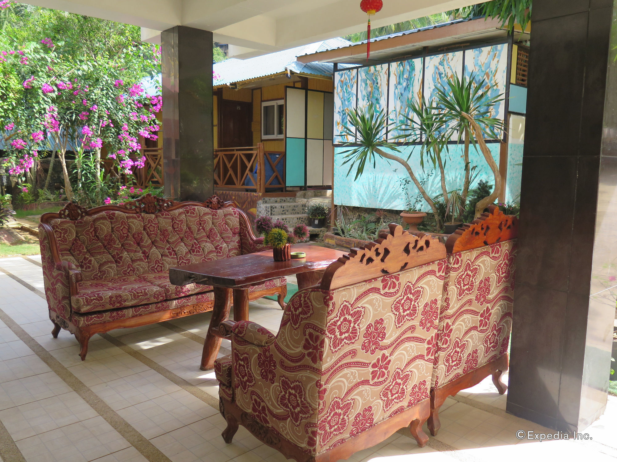 Four Seasons Seaview Hotel