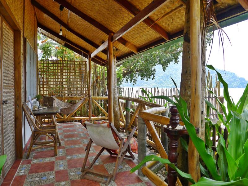 Golden Monkey Beach Hotel