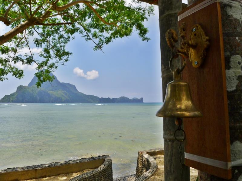 Golden Monkey Beach Hotel
