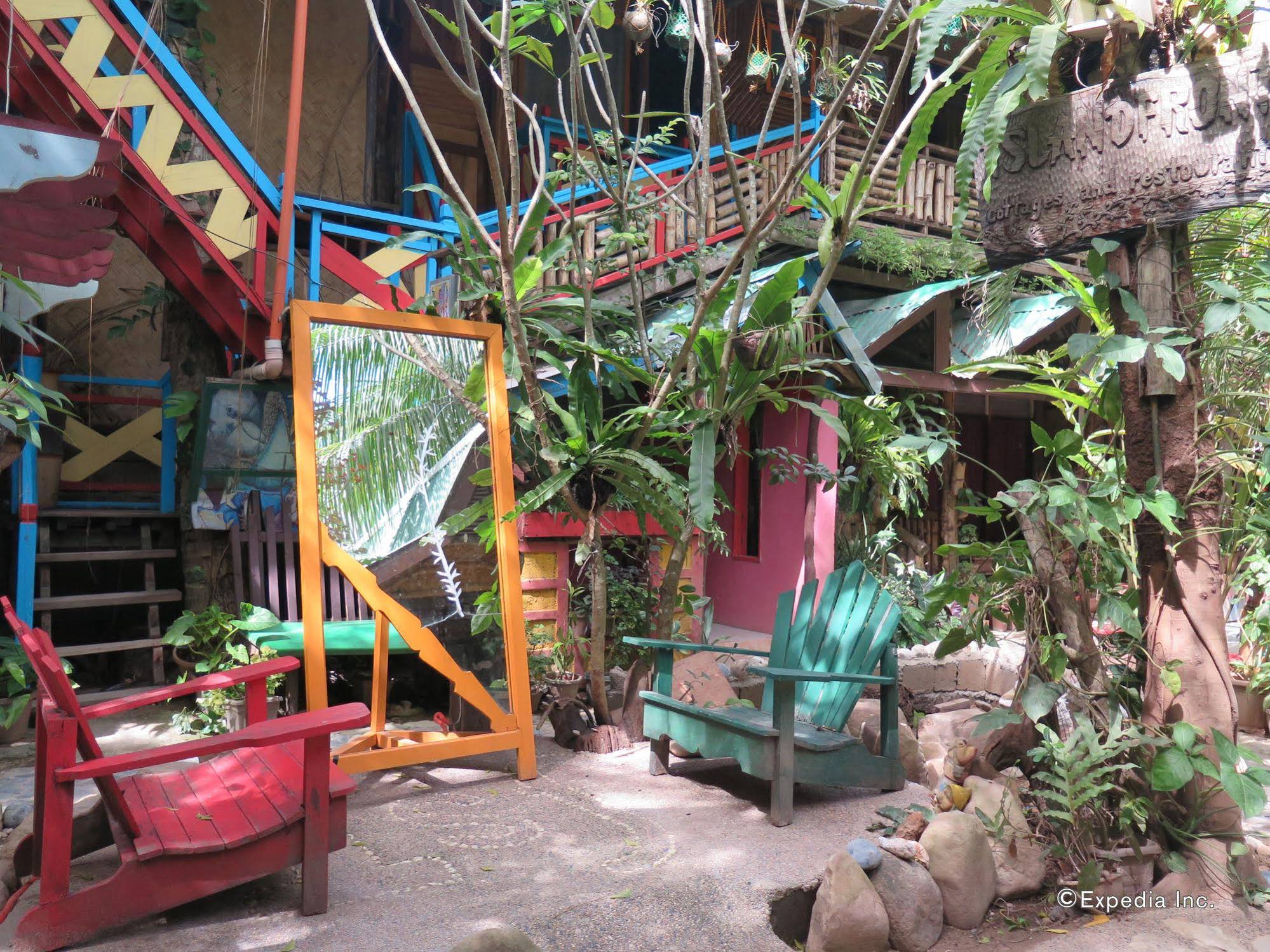 RedDoorz @ Island Front Cottages El Nido