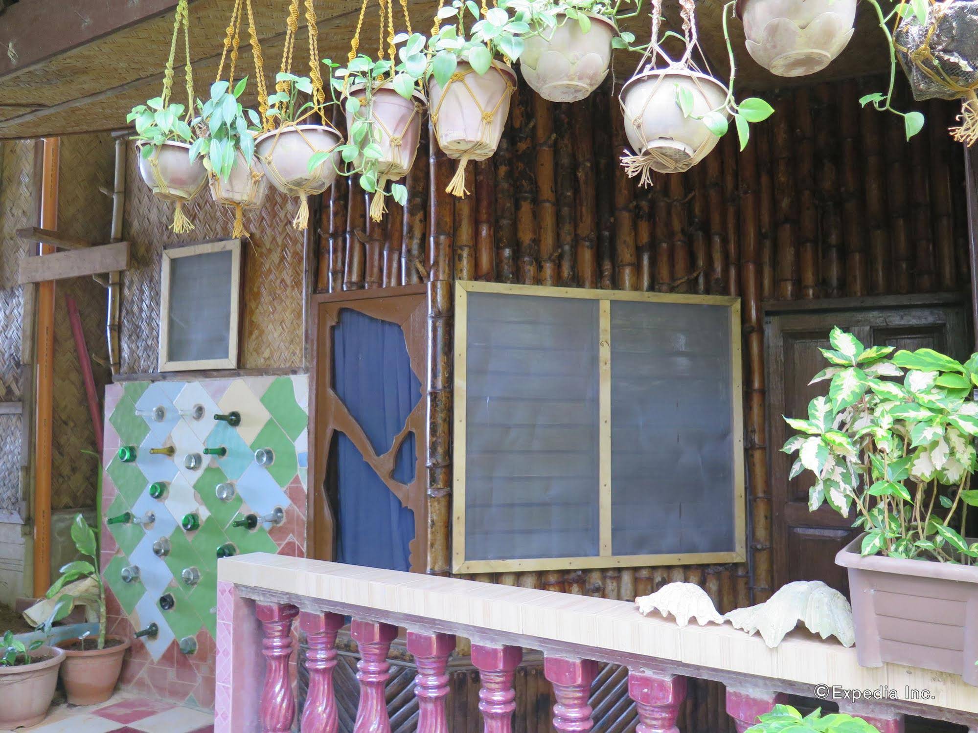 RedDoorz @ Island Front Cottages El Nido