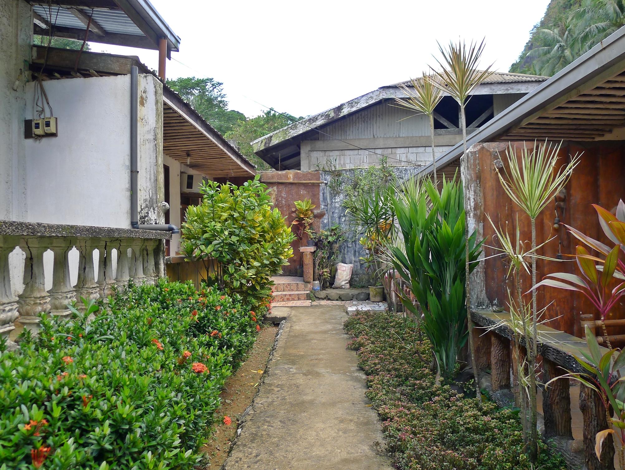 Lualhati Cottage