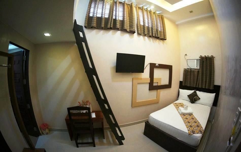 Rovic's Tourist Hotel
