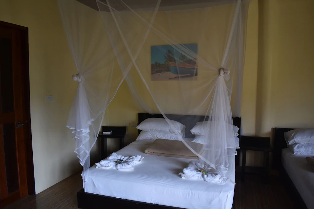 Jonas & Twins Resort