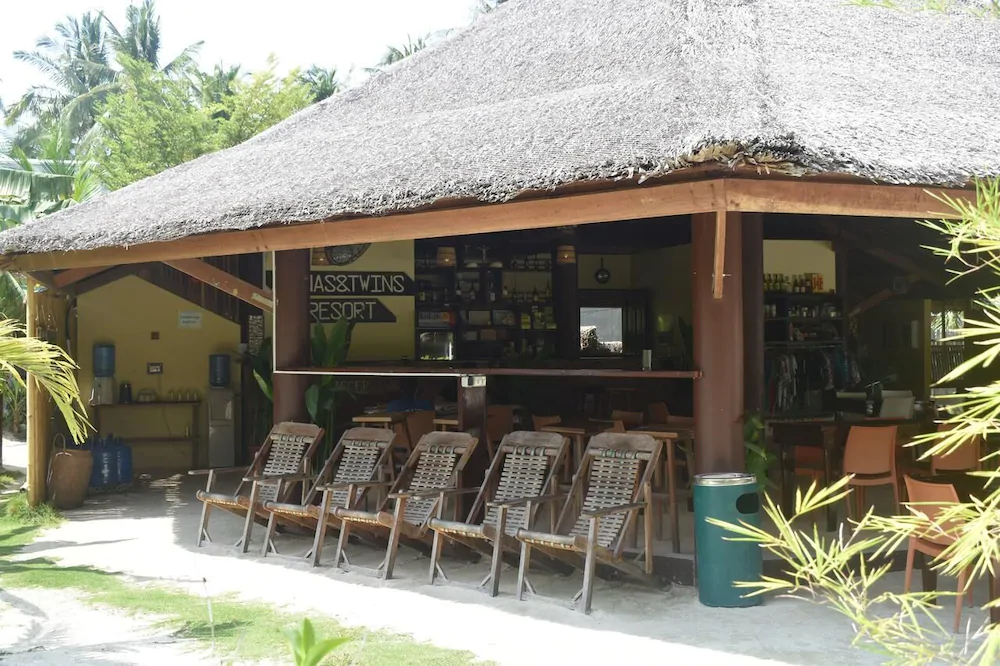Jonas & Twins Resort