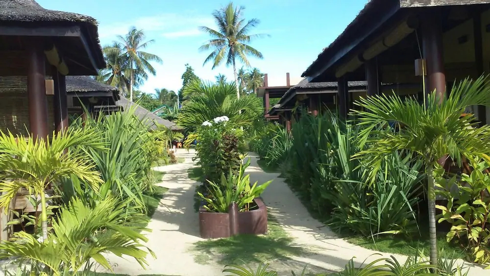 Jonas & Twins Resort