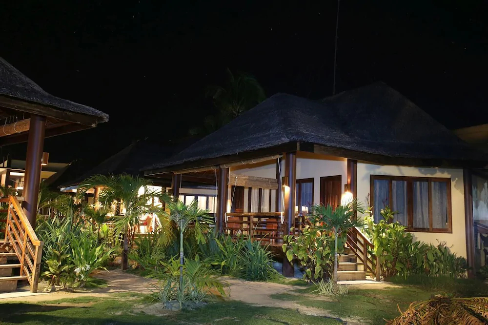 Jonas & Twins Resort