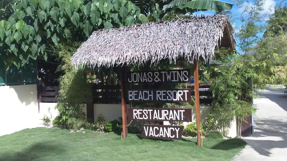 Jonas & Twins Resort