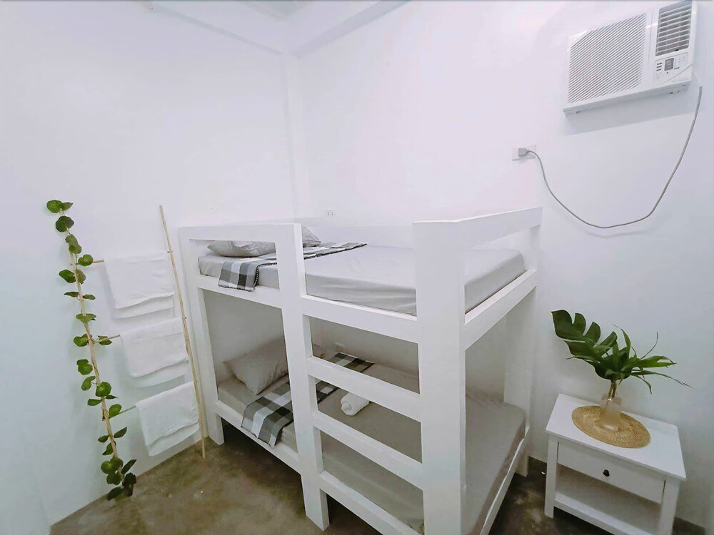 Tropical Vibes Inn Siargao