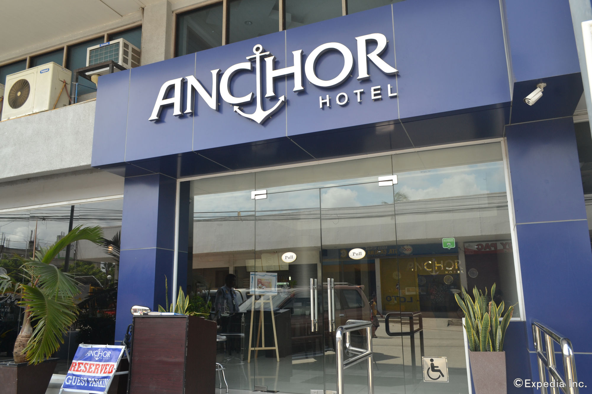 Anchor Hotel