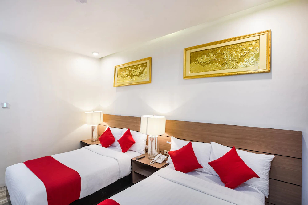 Casa Mia Hotel Suites by OYO Rooms