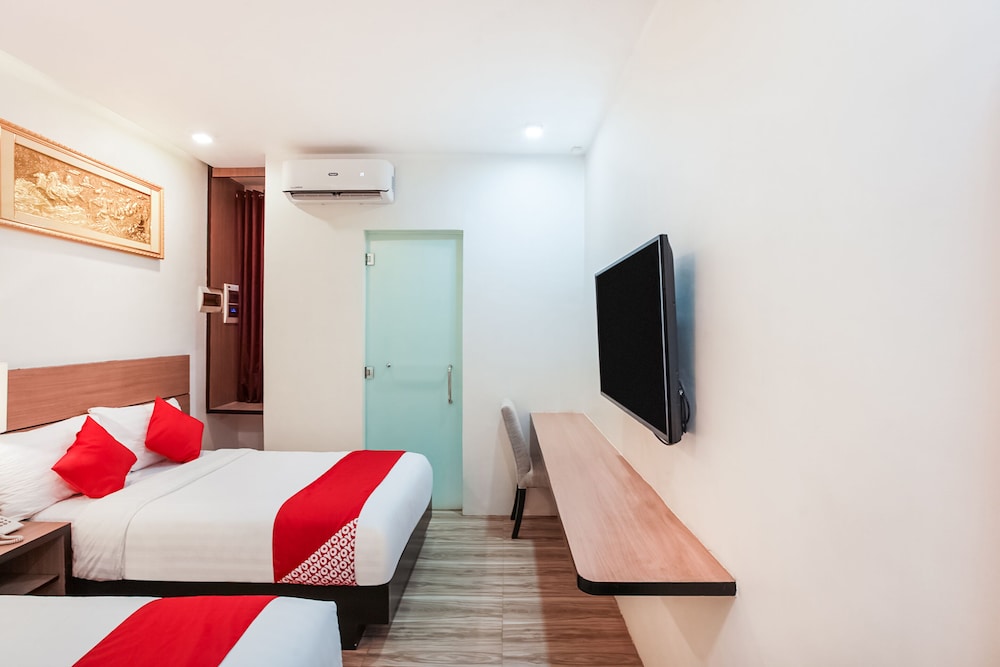 Casa Mia Hotel Suites by OYO Rooms