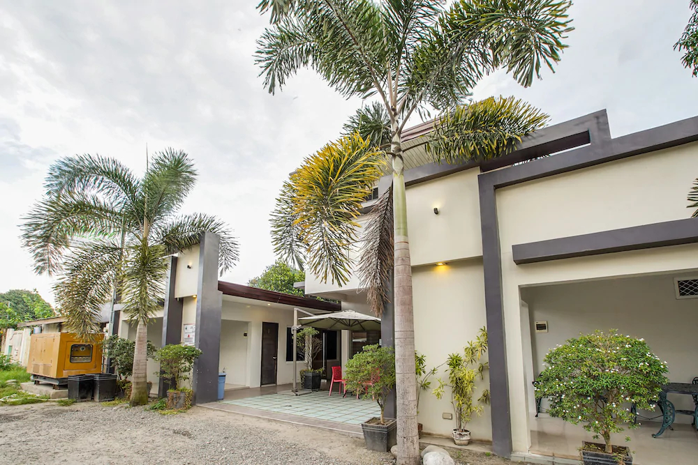 Casa Mia Hotel Suites by OYO Rooms