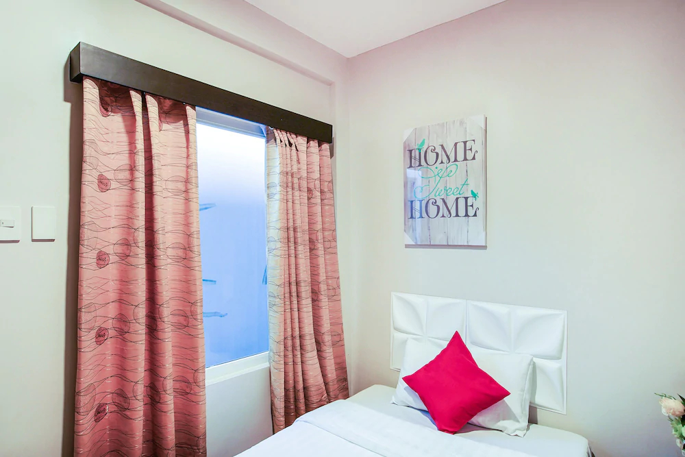 Casa Mia Hotel Suites by OYO Rooms
