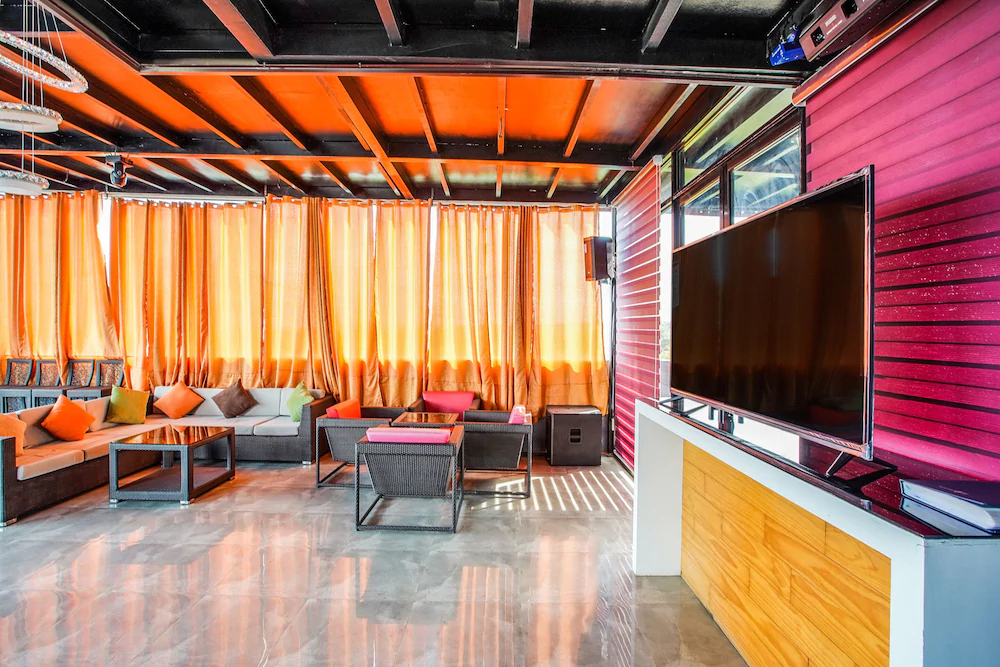 Casa Mia Hotel Suites by OYO Rooms