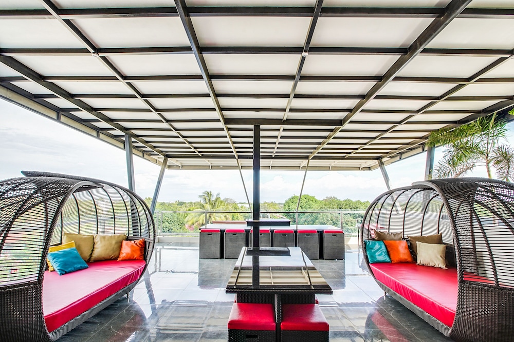Casa Mia Hotel Suites by OYO Rooms